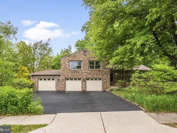 12484 Wendell Holmes Rd, Herndon, VA 20171