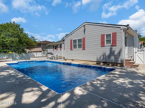 3rd image of 446 W Lake Drive