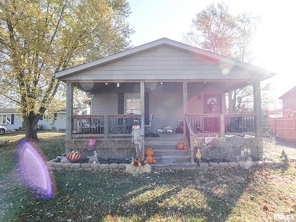2nd image of 302 Clover Ave