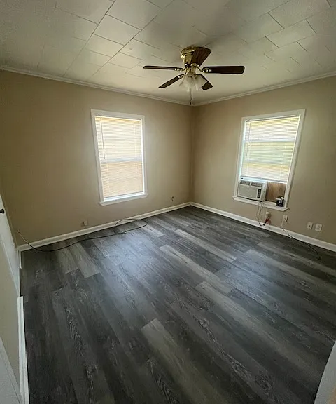 204 Terrell St — Photo 3