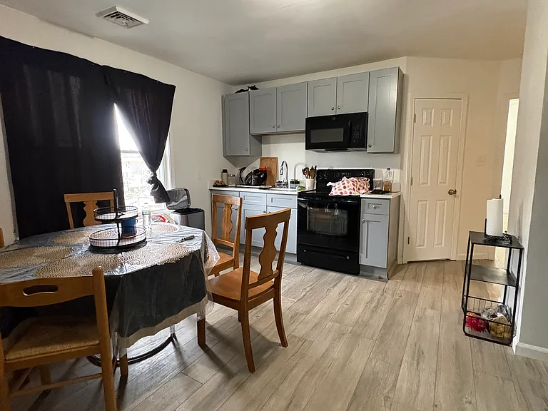246-248 Providence St #3 — Photo 9