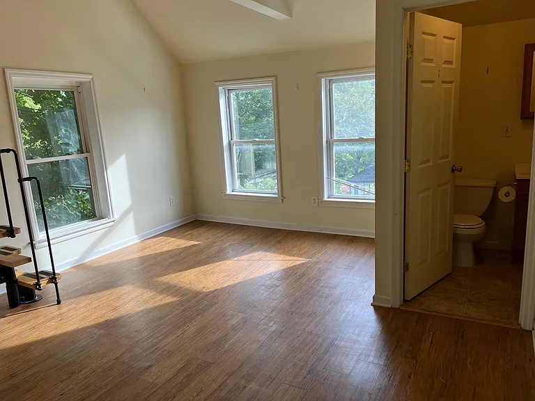 166 Main St #4 — Photo 2
