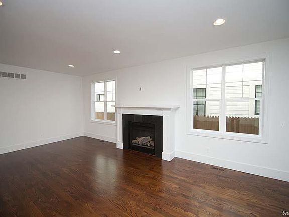 2nd image of 4113 Woodland Ave
