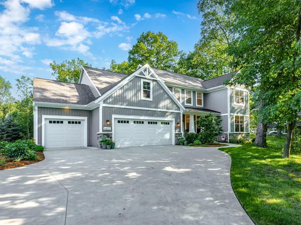 6437 N Shore Cv, Richland, MI 49083
