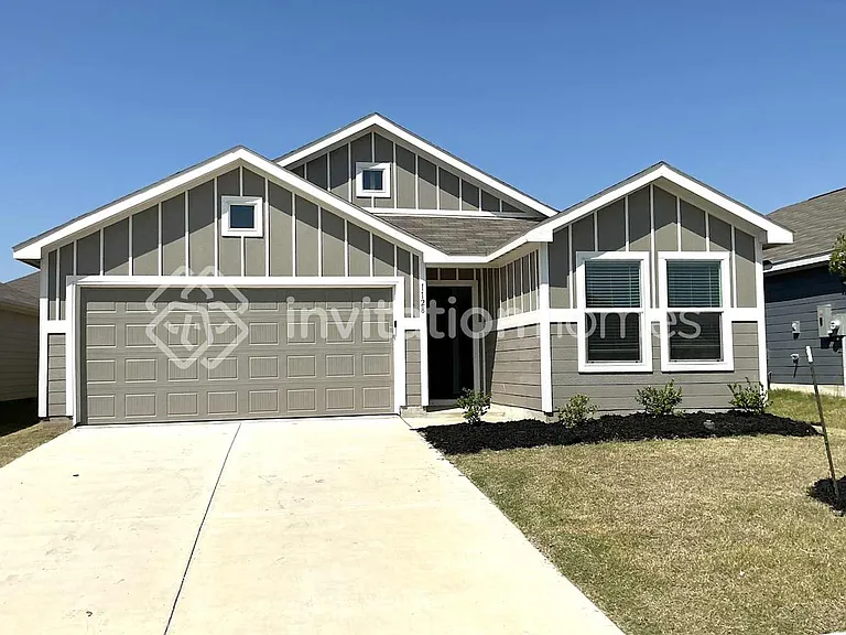 1128 Catclaw Rd — Photo 1