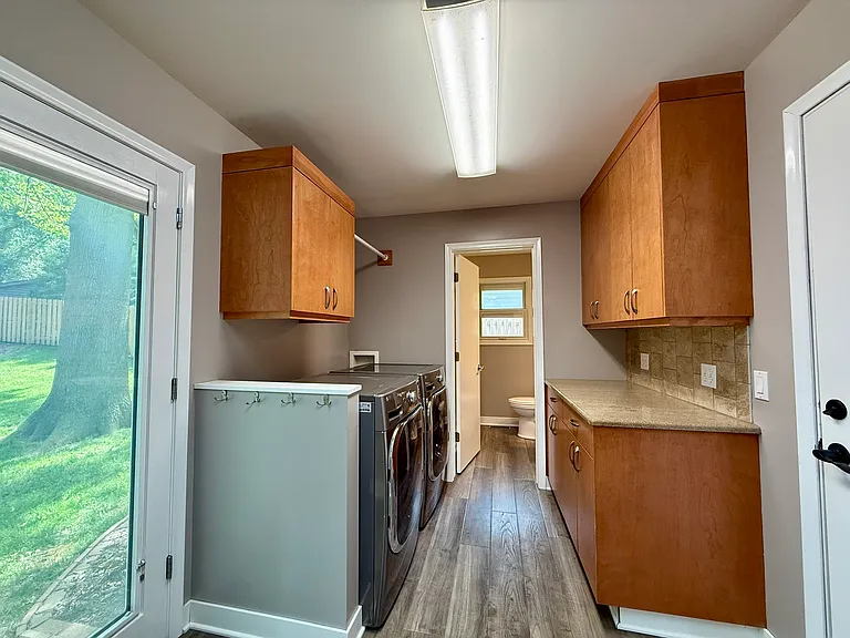 9325 Pauline St — Photo 25