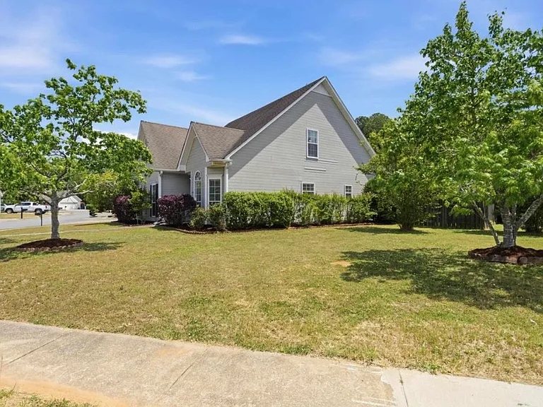 2300 Amberley Woods Trce — Photo 32