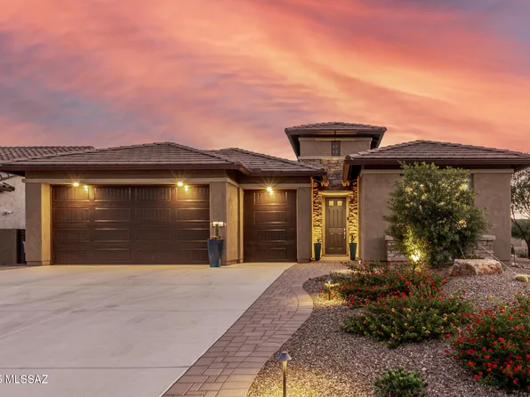 1402 E Claystone Dr, Green Valley, AZ 85614