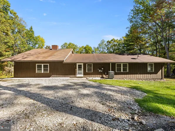 51 Sarah Ln, Basye, VA 22810