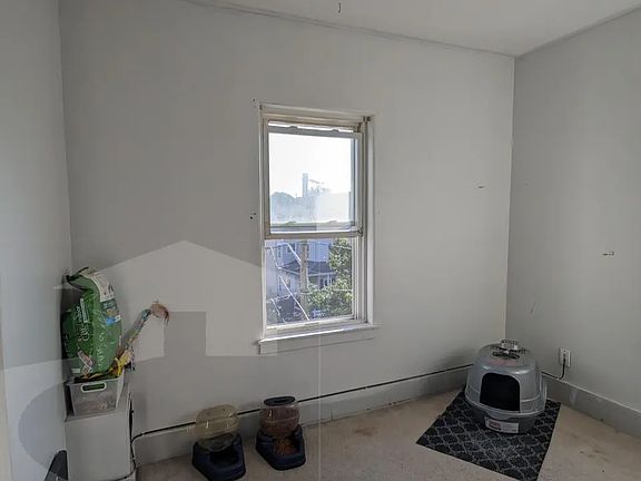 3rd image of 158 Jerome St Floor 3