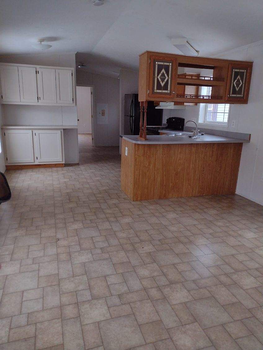 26 Park St 1, Dexter, ME 04930 Zillow