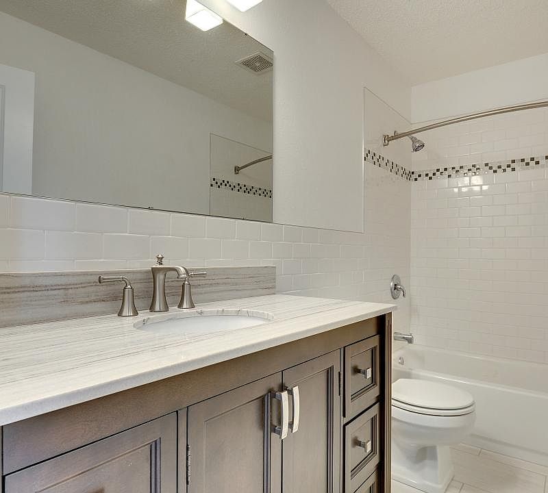 2nd image of 623 Laurel Ave APT 2B