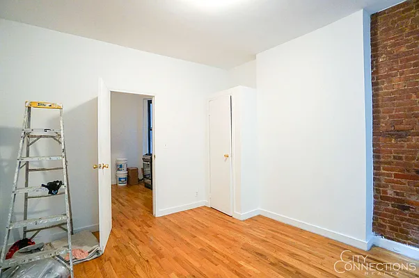 Rented by City Connections Realty | media 16