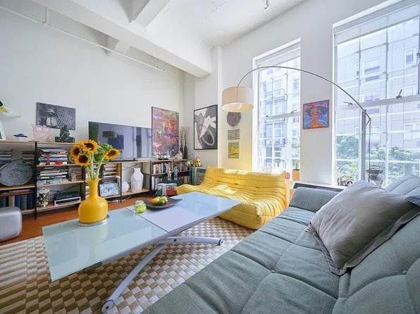 184 Kent Ave, Brooklyn, NY