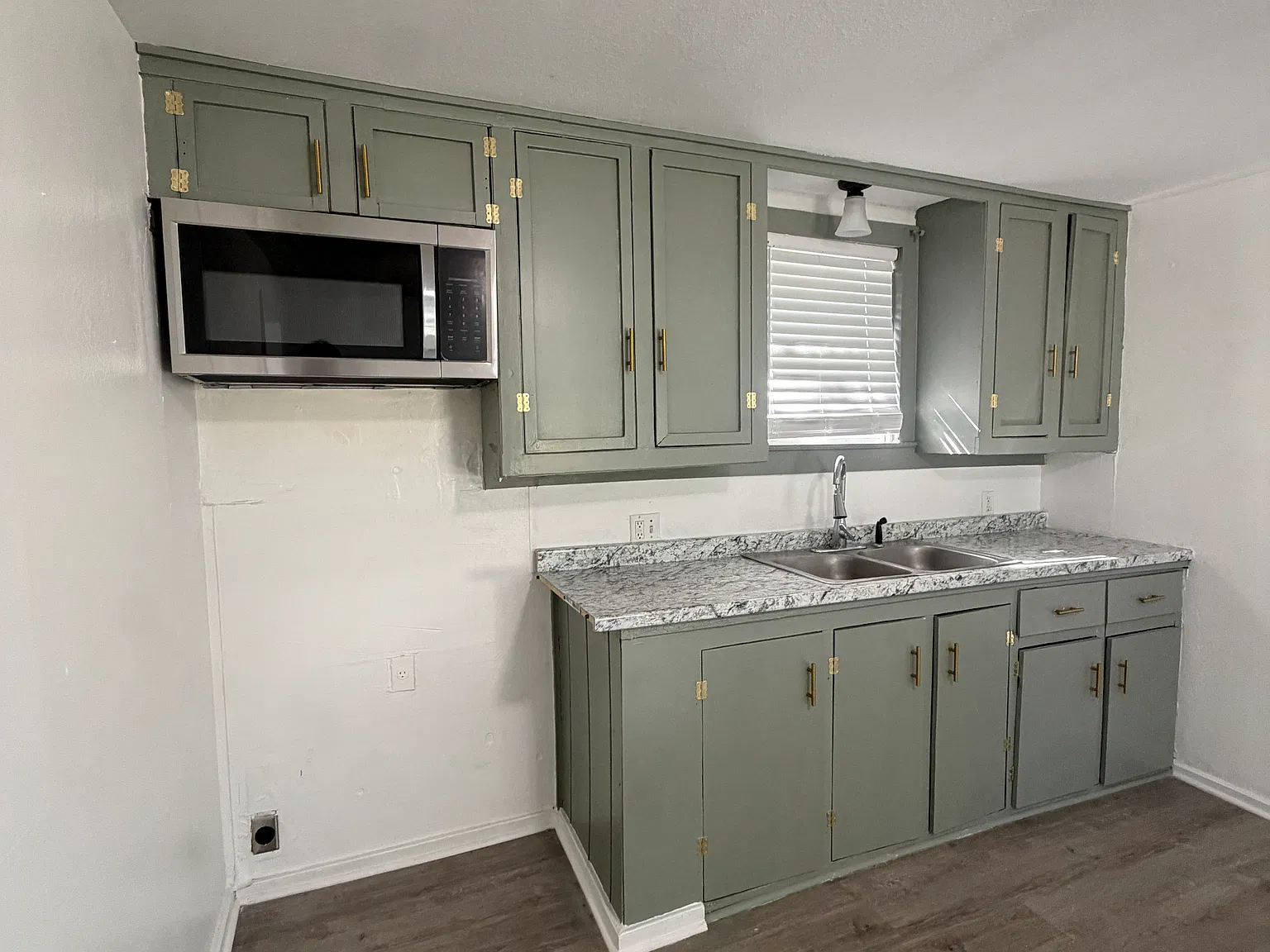 2 bedroom 1 bath available for rent now — Photo 4