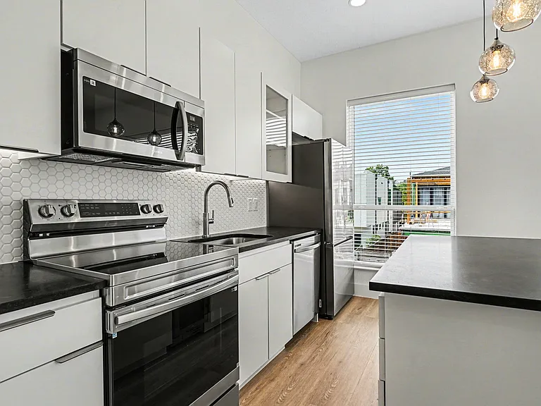 2217 N Fitzhugh Ave #207 — Photo 20