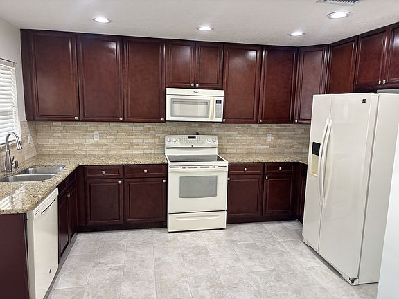 4th image of 1813 E Cheryl Dr