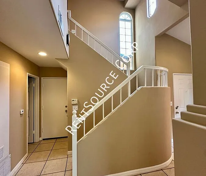 25823 Dickens Ct — Photo 9