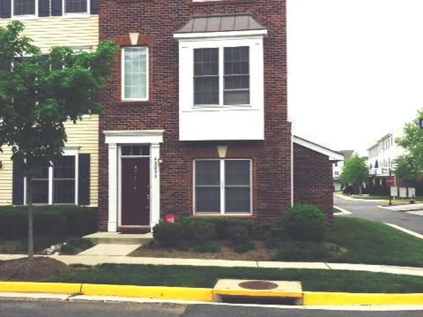 42899 Pamplin Ter, Chantilly, VA 20152