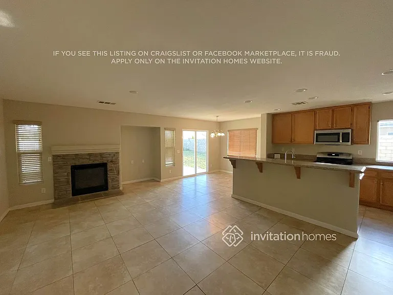 1529 Granville Way — Photo 3