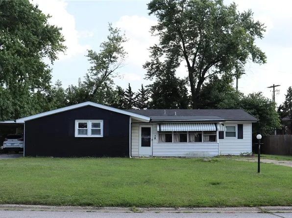 14 Lakeland Blvd, Swansea, IL 62226