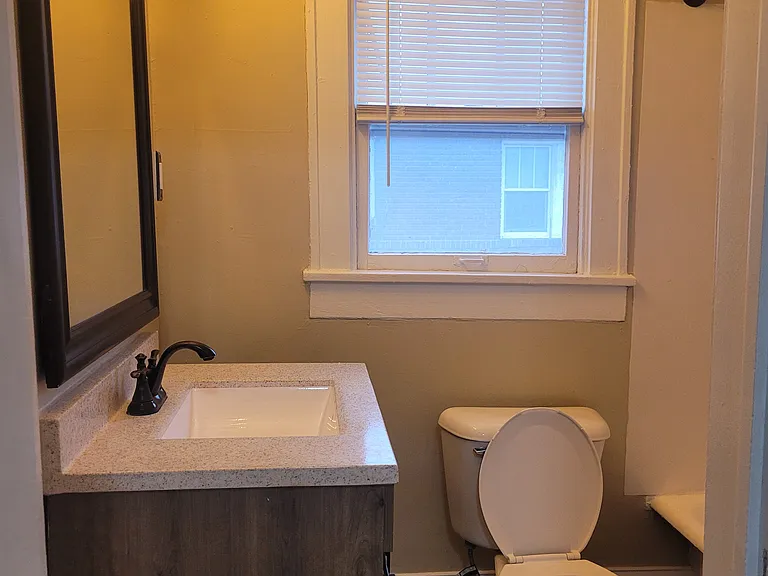 2419 Shelby St #27 — Photo 8