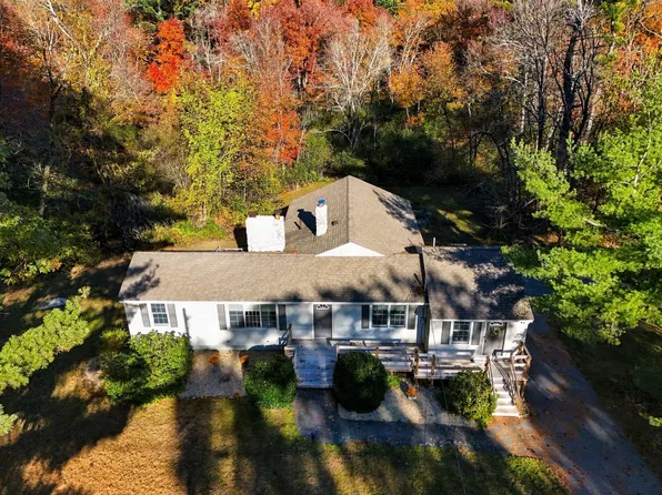 939 Hildreth St, Dracut, MA 01826