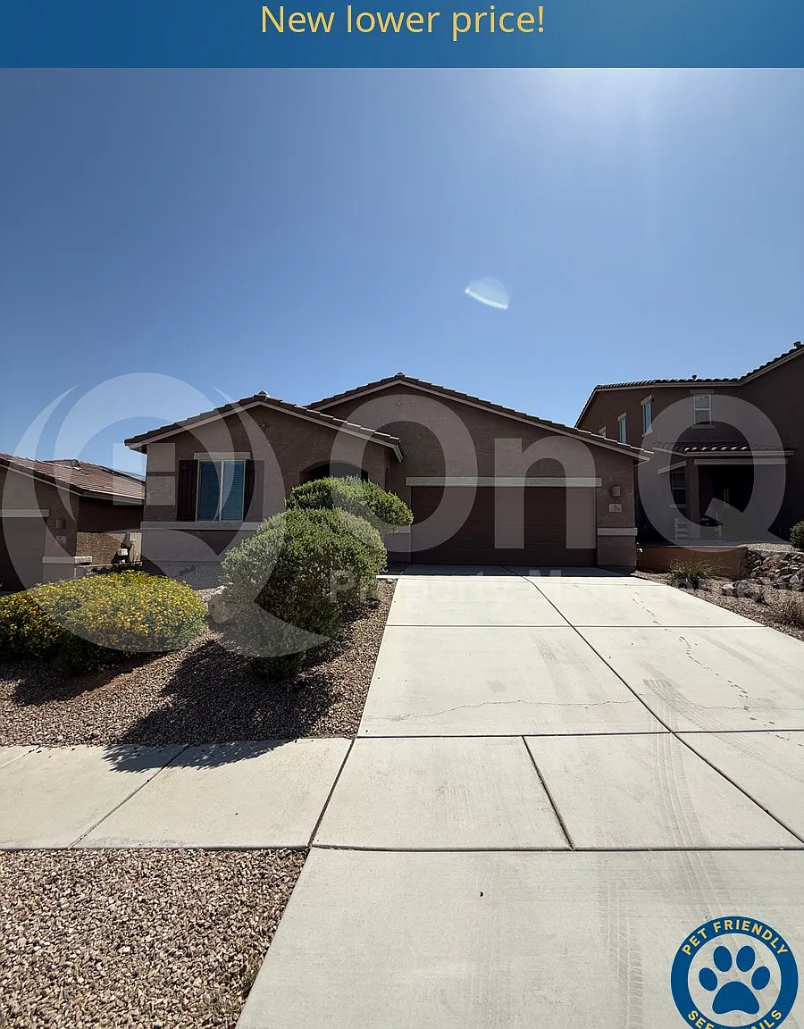 3 bed, 2.0 bath, 2099 sqft, $1,999 — Photo 1