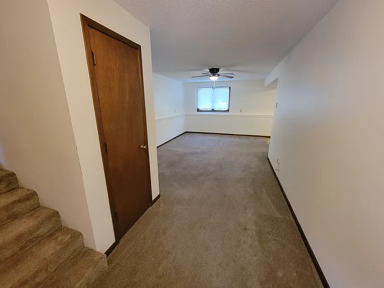 101 1/2 W Madison St — Photo 4