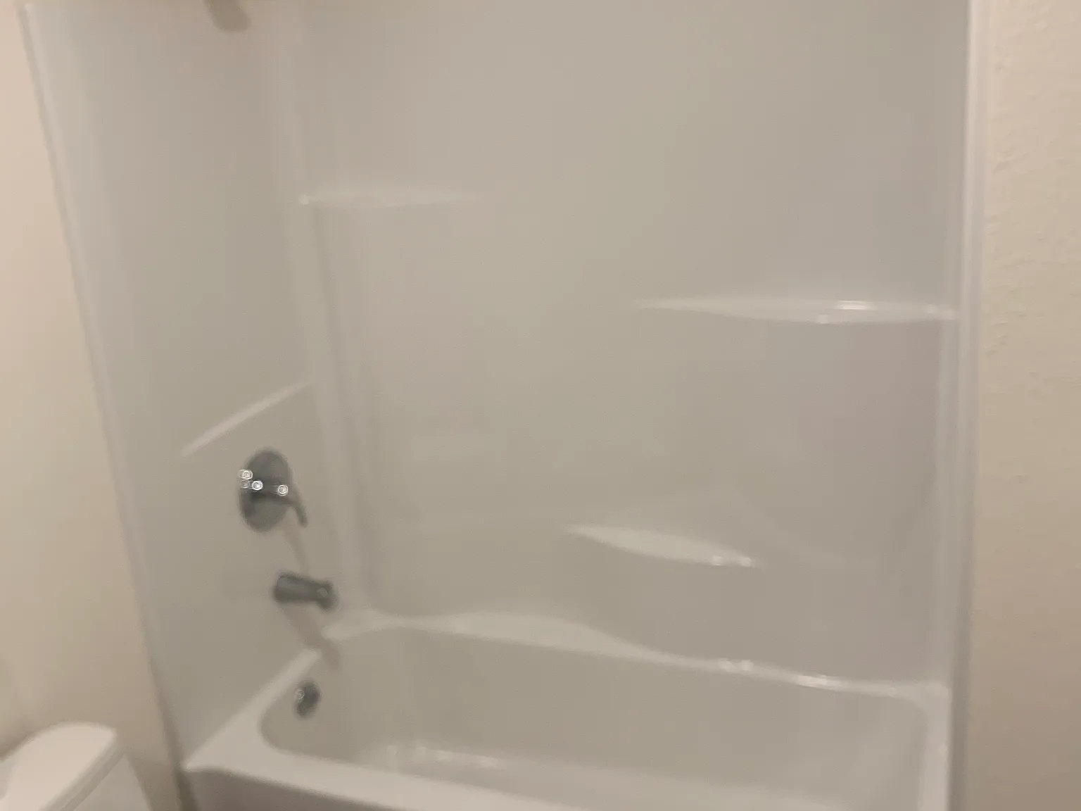 3 bed, 600 sqft, $3,200 — Photo 4