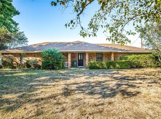 741 King Arthur Dr, Midlothian, TX 76065
