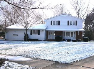 1039 Linden Ln, Lyndhurst, OH