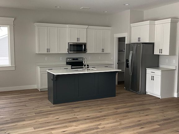 2nd image of 7213 Hamden Ave