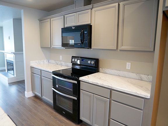 Kitchen - similar home