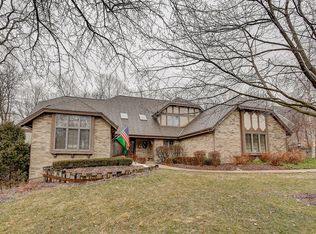 3175 Cherry Hill Dr, Brookfield, WI 53005