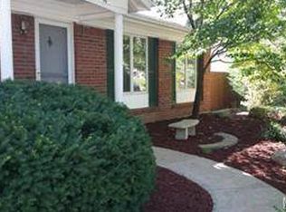 810 Eastbrook Ln, O'Fallon, MO 63366
