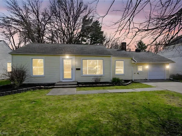 5967 Fitch Rd, North Olmsted, OH 44070