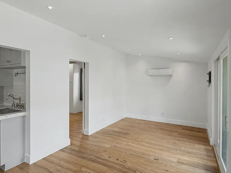 6609 Leland Way — Photo 10