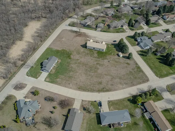 907 & 911 6th Ave SW #31-32, Spencer, IA 51301