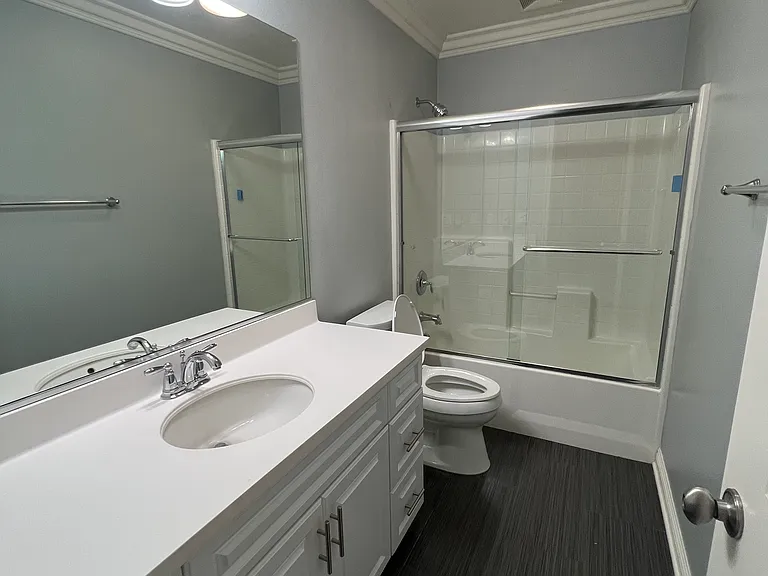 3227 S Hampton Way — Photo 8