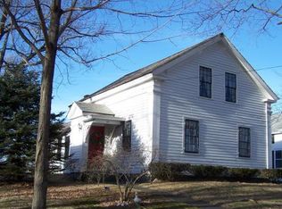 33 Cottage St, Belchertown, MA 01007