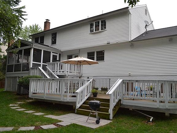 3rd image of 109 Briarwood Ct
