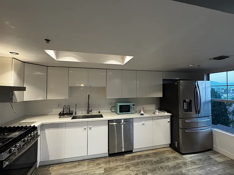 4755 Templeton St — Photo 6