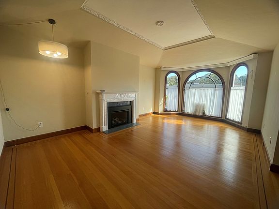 5th image of 2717 34th Ave