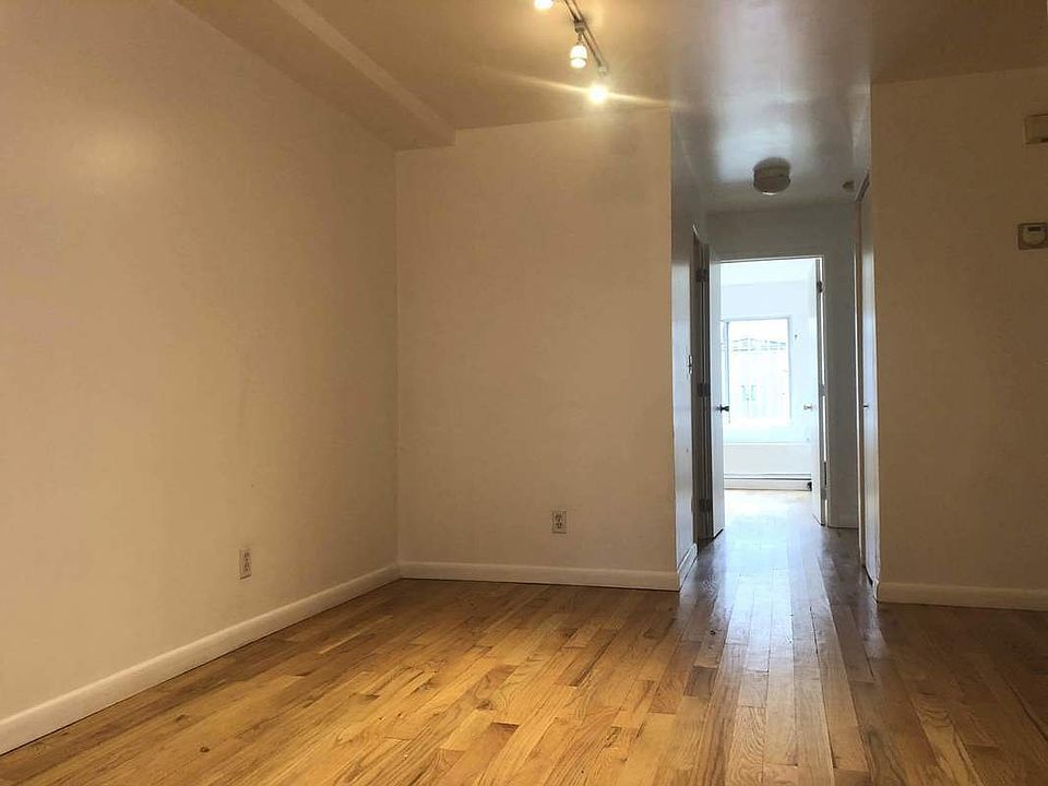 1st image of 704 Dekalb Ave #1
