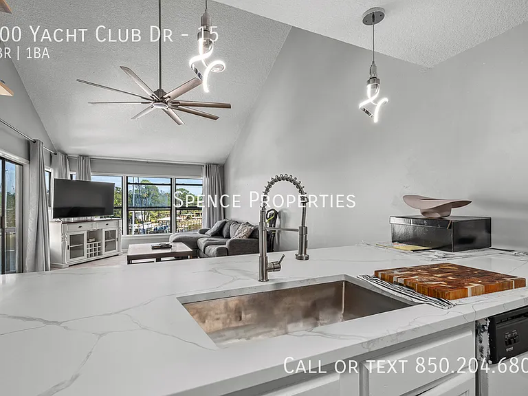 300 Yacht Club Dr #15 — Photo 13