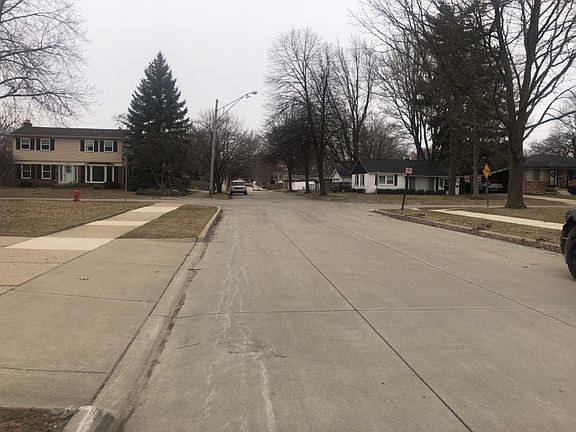 4th image of 3912 N Alexander Ave