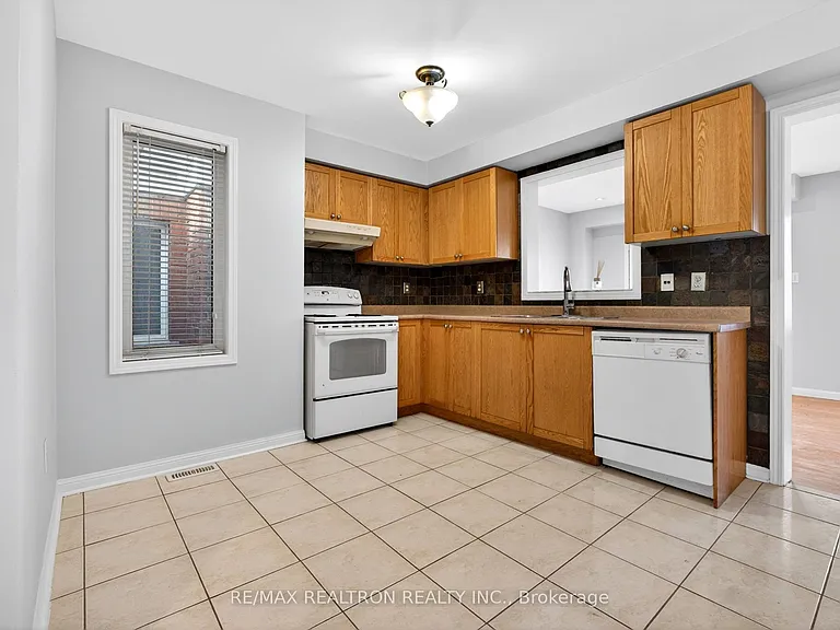 8 Toscana Dr — Photo 4