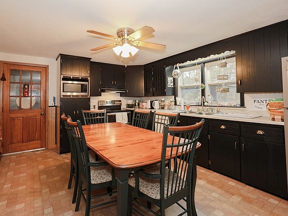 3rd image of 26 Valleyview Rd