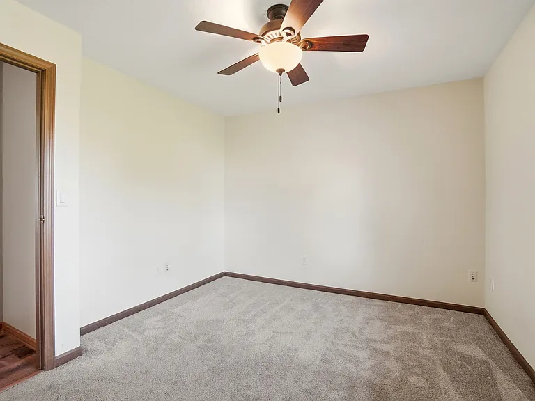245 Fitchland Dr — Photo 20